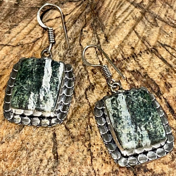 Chrysotile in Serpentine Earrings 1 7/8” - Picture 6 of 8